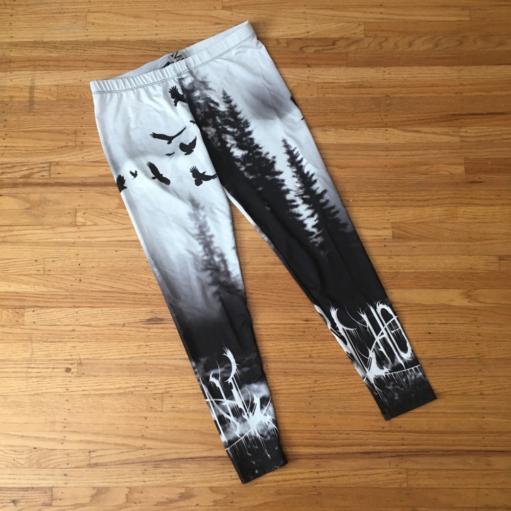 Widow by Lip service graphic legging XL